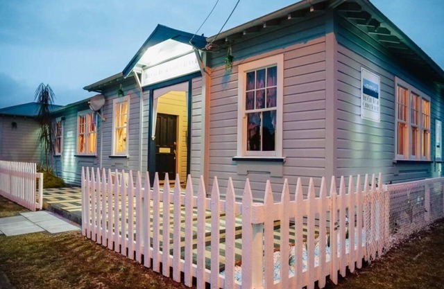 Ruapehu District's bespoke 5-star historic OLD POST OFFICE 6-7 Bdr Holiday Home