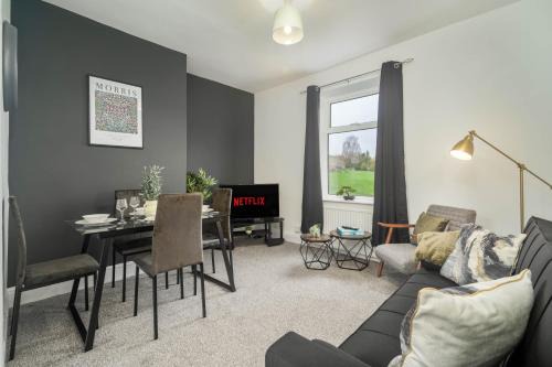 Ruby House - 2 Bed in Huddersfield Yorkshire