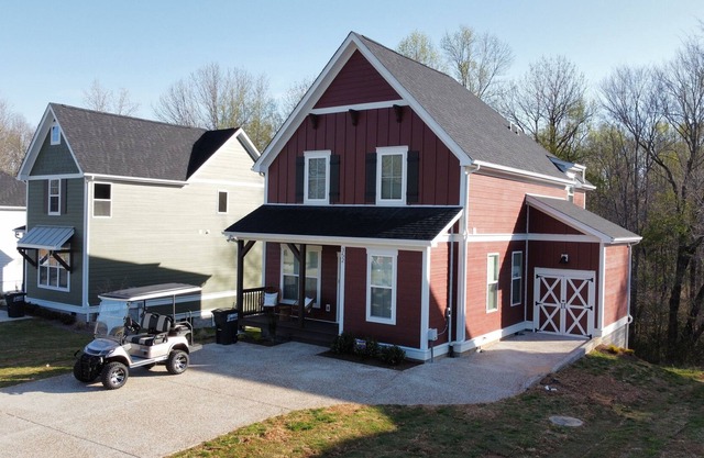 Ruby's Cottage at Tims Ford Lake W/ GOLF CART
