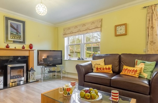 Rufus Cottage is an attractive character carrstone property