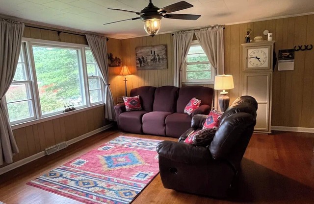 Rugby Mountain House Unplugged