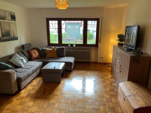 Ruhige Ferienwohnung mit neuer Küche und neuem Bad