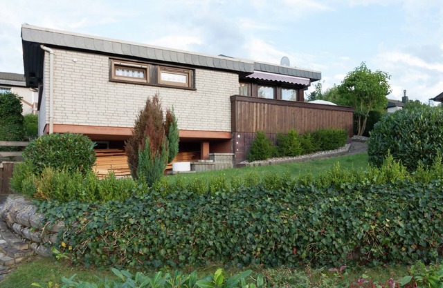 Bungalow calme avec terrasse près de Hennesee