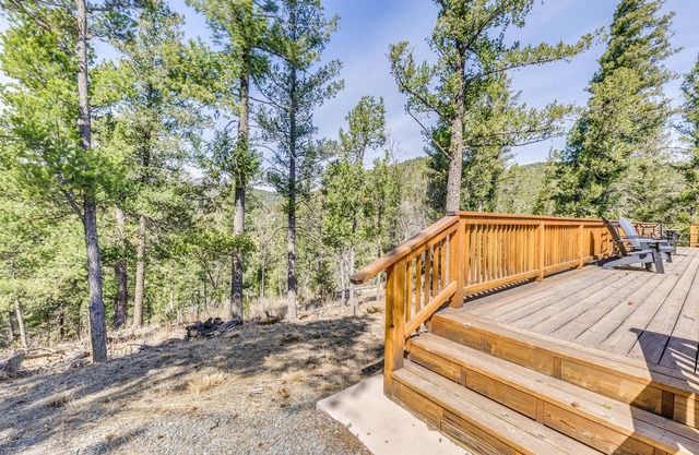 Ruidoso Cabin w/ Hot Tub & On-Site Hiking!