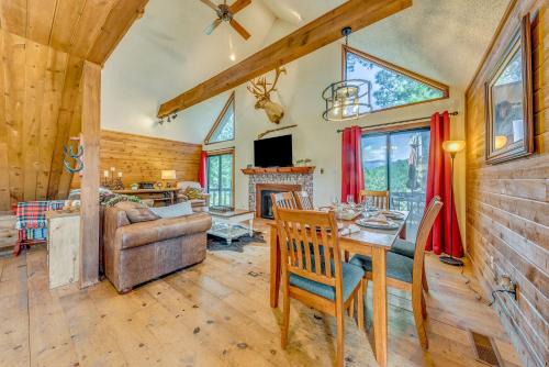 Ruidoso Cabin with Deck and Views 4 Mi to Winter Park