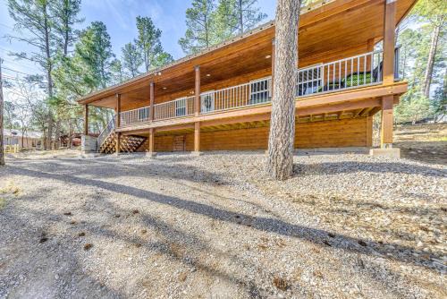 Ruidoso Cabin with Patio - Walk to Midtown!