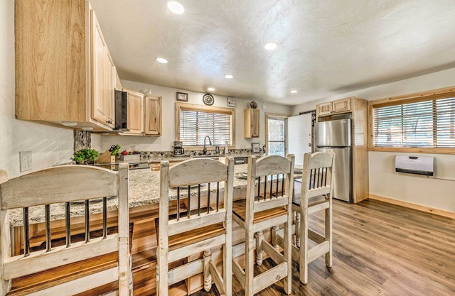 Ruidoso Vacation Rental w/ Covered Hot Tub!