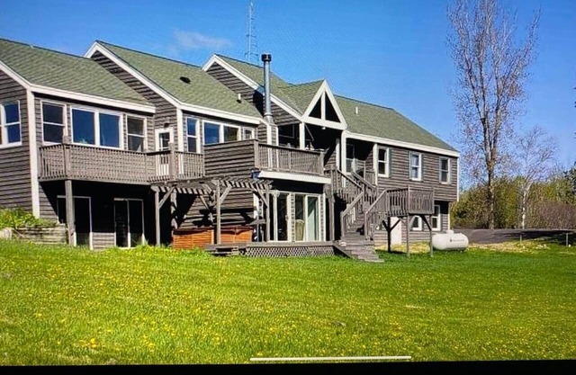 Secluded hideaway on 15 acres property