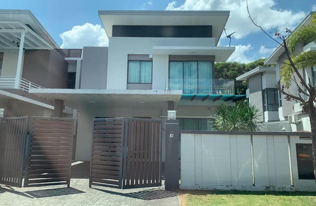 Rumah semi-D 2 tingkat berdekatan Mydin Seremban 2