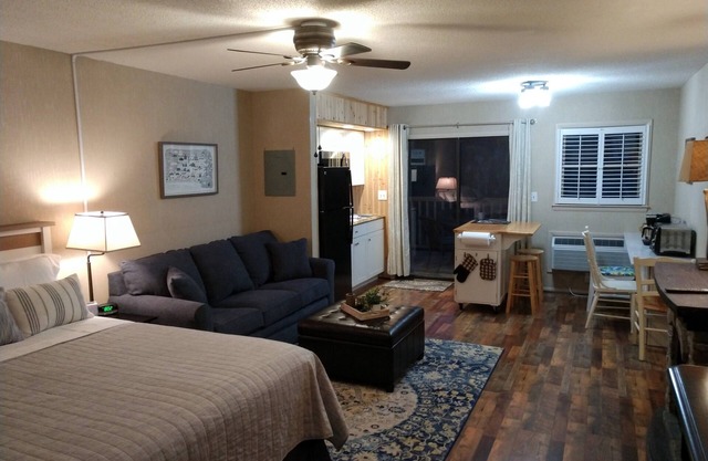 Rumbling Bald Resort/ Apple Valley Villa mountain getaway!