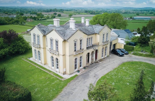 Rumwell Park - 8 Bedroom Manor House- Taunton