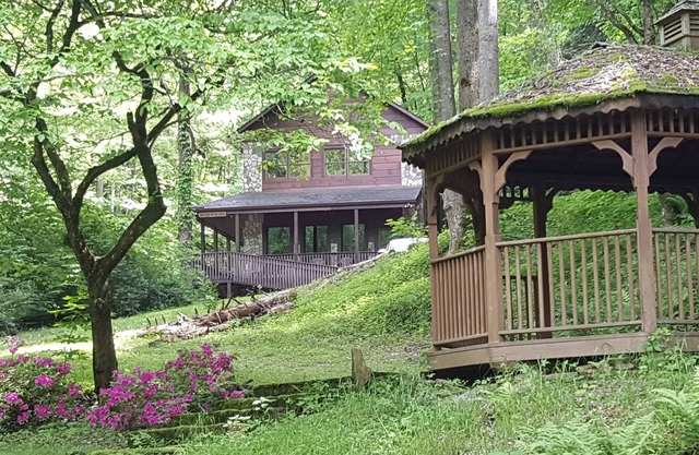 Running Branch Lodge (cabine) Nantahala, rafting, tyrolienne, Wifi, dtv, foyer, courant