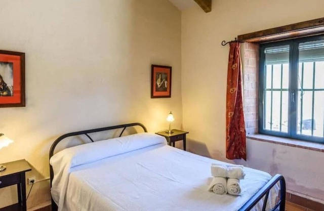 Rural house on a 22-hectare farm. Dehesa, Olivar, trails, swamp and animals
