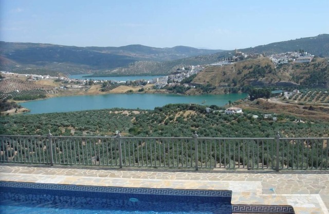 Hébergement rural El Mirador / Hébergement rural à Iznájar / 8 personnes