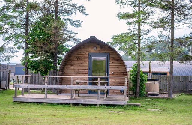 Large-Hot Tub-Cabine-Douche