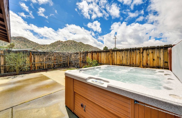 Rural California Getaway w/ Private Hot Tub