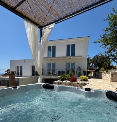 Rural home Basin dvor with jacuzzi