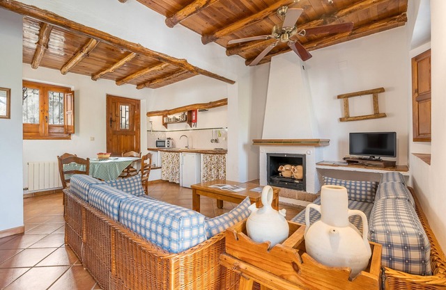 Maison de campagne "Casa Rural El Corral" avec vue sur les montagnes, piscine partagée et Wi-Fi