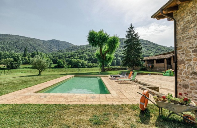 Maison rurale Mas Plantalech avec piscine, jardin et Wi-Fi