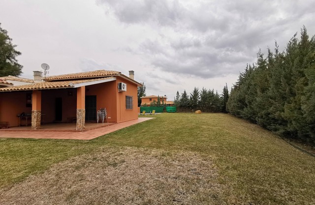 MAISON RURALE AVEC PISCINE. CHALET ALCAZABA