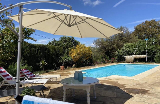 MAISON RURALE AVEC PISCINE PRIVÉE ET JACUZZI CLIMATISE