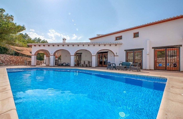 Rural Moraira Villa, with own vineyard, 7 bedrooms, 10 min from the beach