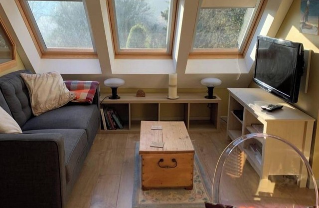 Rural Annex-Dorset-Sleeps2-Parking-Historic Views