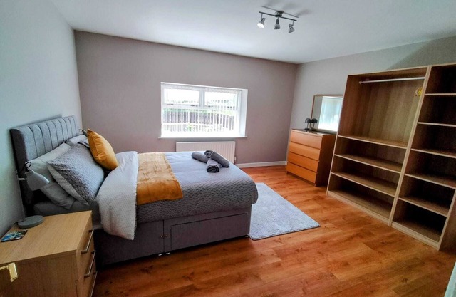 Rural retreat (Family friendly/pet friendly)close to seaside and Mountains.