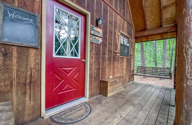 Rustic 2-bedroom cabin near Buffalo River National Park
