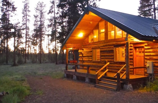 Rustic and cozy log home, Room for the entire family.
