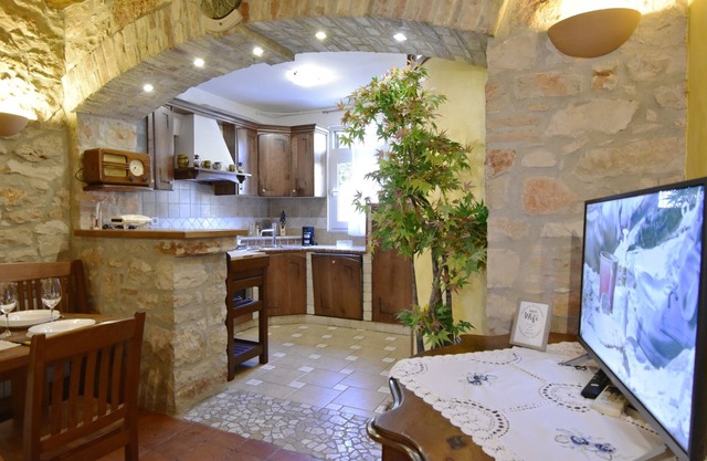 Appartement rustique à Umag, WiFi, climatisé, jardin, parking, barbecue