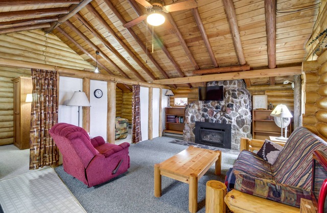 Rustic Bemidji Cabin w/ Boat & Lake Access!