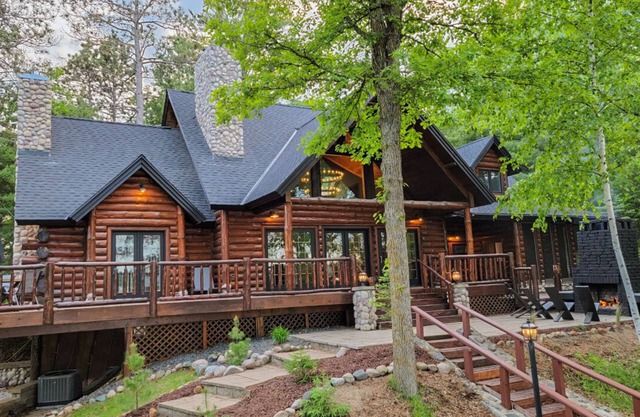 Rustic Cabin Retreat on Webb Lake