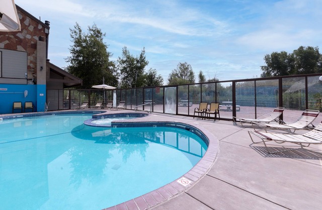 Rustic Charm Meets Elegance! Full Kitchen, Swimming Pool, Car Garage!