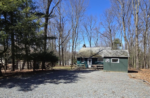 Rustique Cottage Getaway par le lac Wallenpaupack - 2 chambres et grand loft