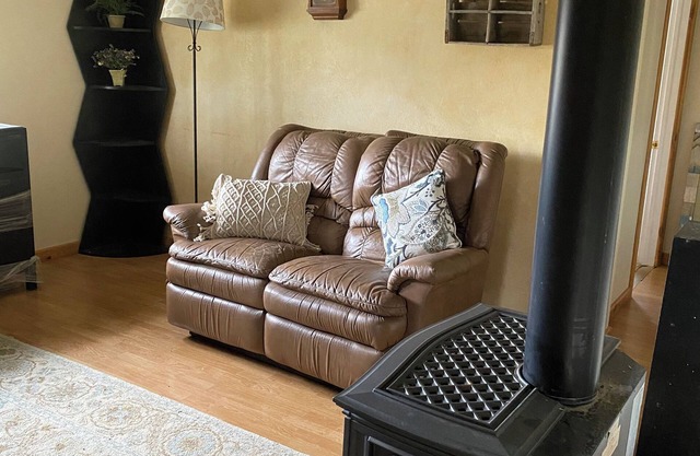 Rustic Country 2-bedroom house with gas fireplace.