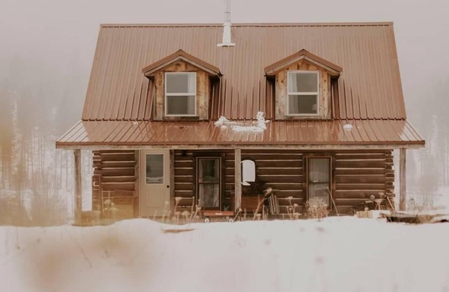 Cabine confortable dans les montagnes paisibles d'Okanogan