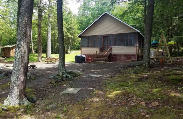Rustic & Cozy Cabin - À quelques pas de la magnifique lac Salmon
