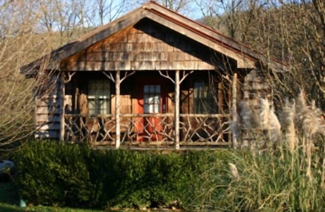 Cabine rustique confortable avec bain à remous!