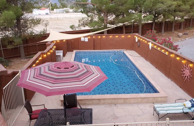 Rustic Death Valley Lodge Home 3Bd2 Ba Pool Fire pit