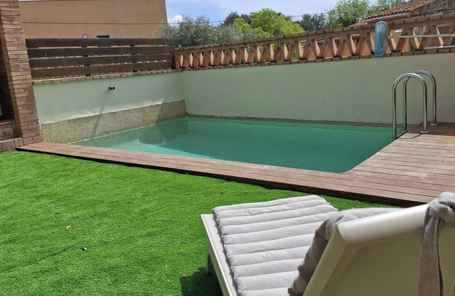 Rustic family house in Empordà, 15 minutes from the beach.