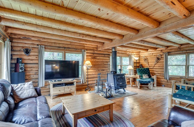 Rustic Government Camp Cabin w/ Mountain Views!