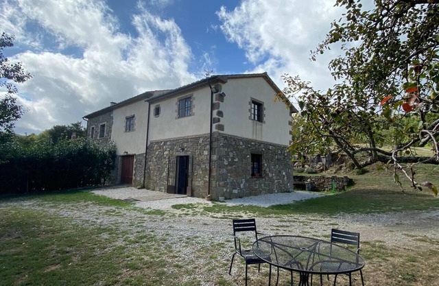 Rustique entouré d'une châtaigneraie centenaire
