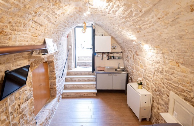 Rustique en pierre blanche