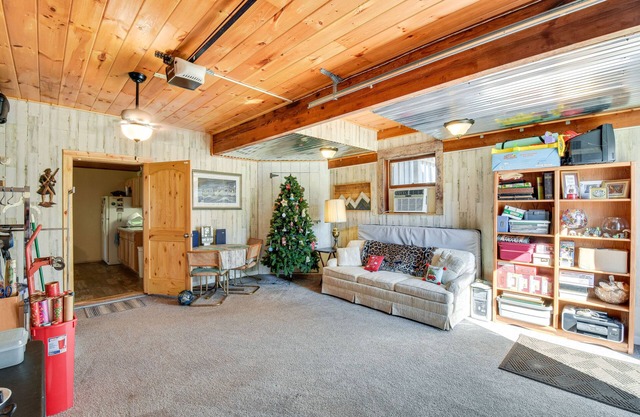 Rustic Jefferson Retreat w/ Fire Pit: Near Athens!