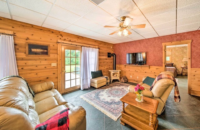 Spacieux Apt. w / Fire Pit & Lake Sugema Vues!