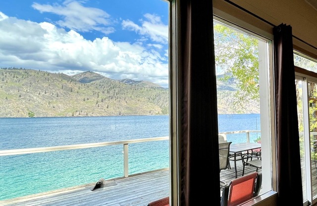 Cabine riveraine confortable sur le lac Chelan, WIFI, accès au lac
