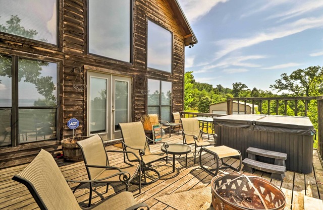 Lamar Cabin + Deck w / Hot Tub, vue sur le lac et les montagnes