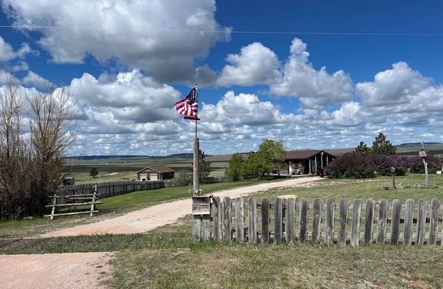 Cabane en rondins rustique dans les magnifiques Black Hills du Wyoming!