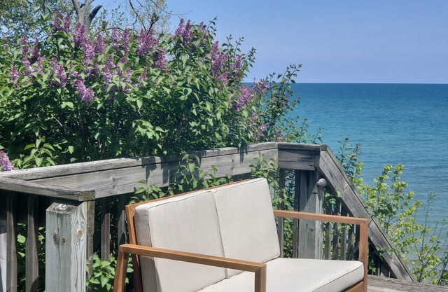 Rustic Log Cottage - Steps from the onsite beach and fun amenities